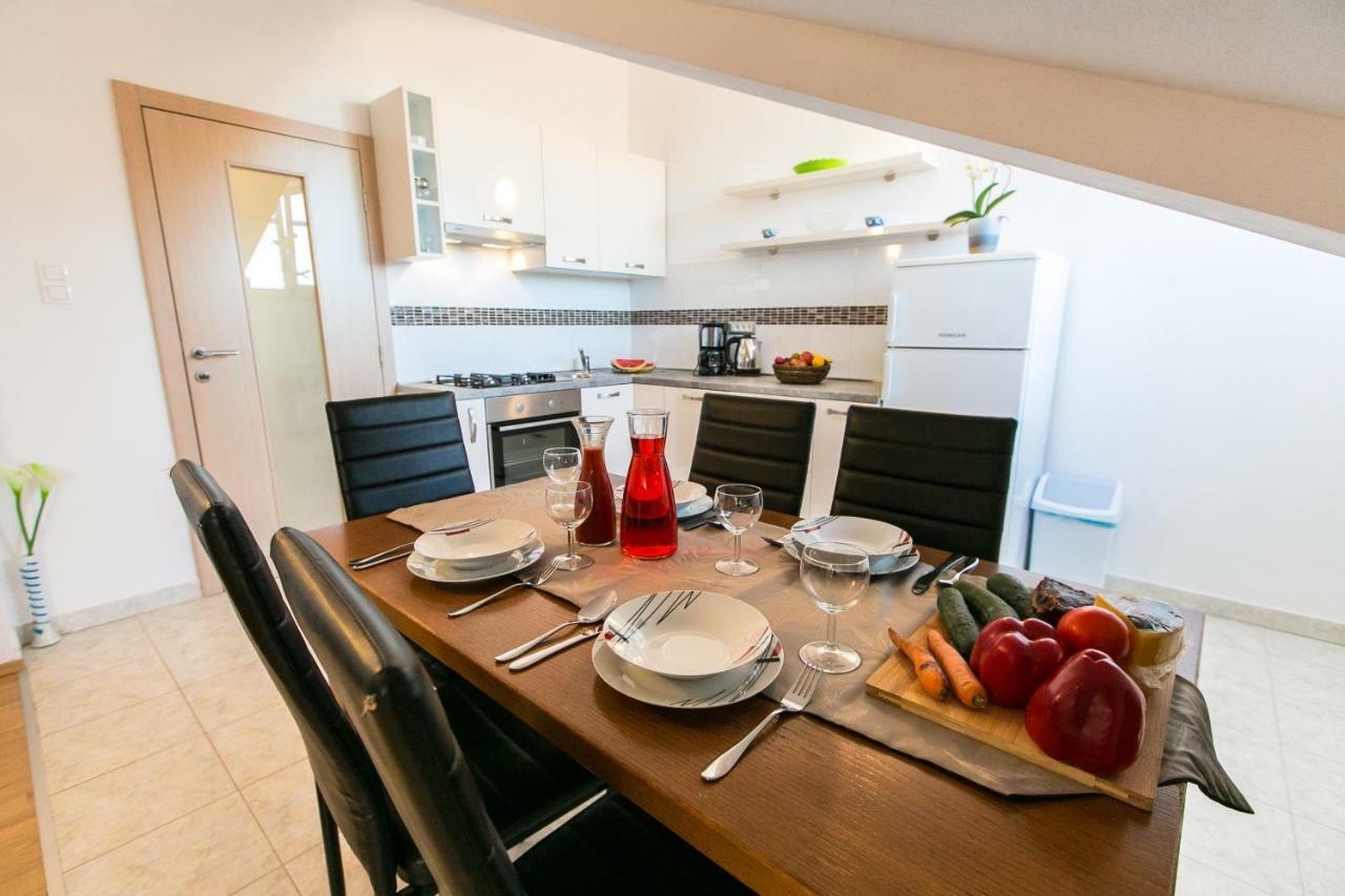 Amela Apartment *