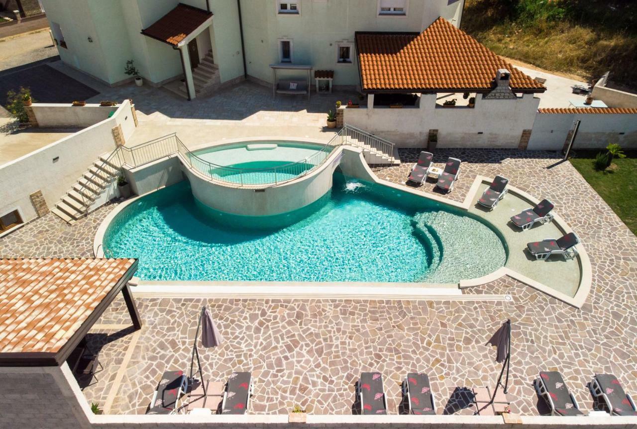 Apartment Amela