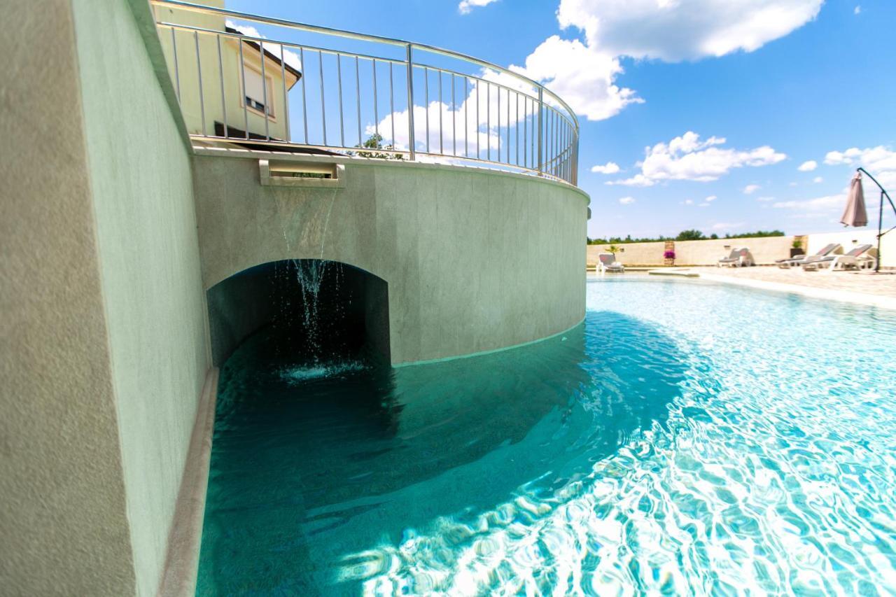 Apartament Amela *